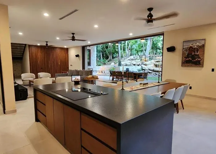Spacious And Luxurious With 4 Bedrooms, Swimming Pool, Tennis Court, And Within Walking Distance