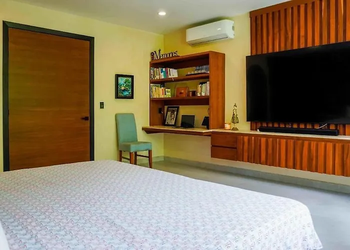Spacious And Luxurious With 4 Bedrooms, Swimming Pool, Tennis Court, And Within Walking Distance