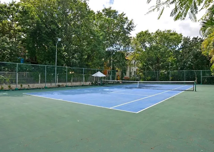 Villa Spacious And Luxurious With 4 Bedrooms, Swimming Pool, Tennis Court, And Within Walking Distance *