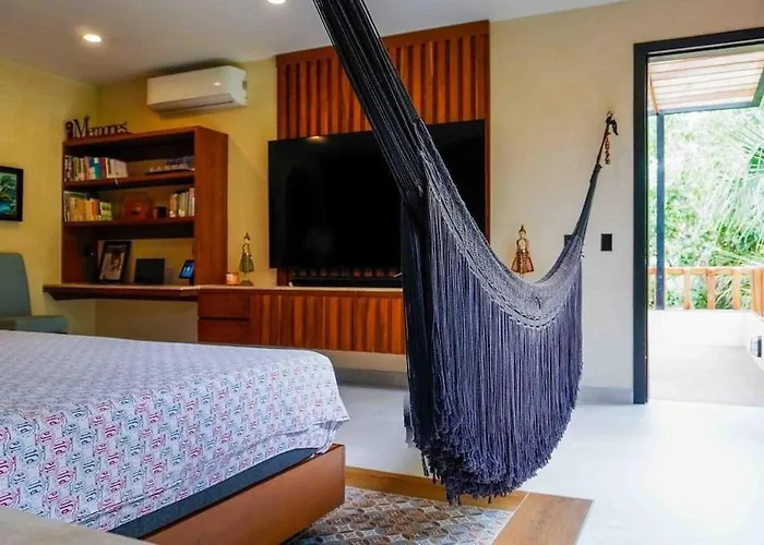 Villa Spacious And Luxurious With 4 Bedrooms, Swimming Pool, Tennis Court, And Within Walking Distance *
